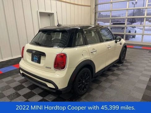 Used 2022 MINI Cooper 4-Door Hardtop image 3