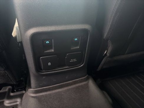 Used 2024 Ford Bronco Wildtrak image 8