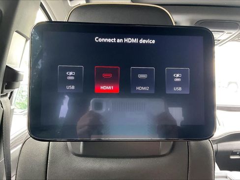 Used 2022 GMC Yukon SLT w/ SLT Luxury Package AWD/4WD image 35