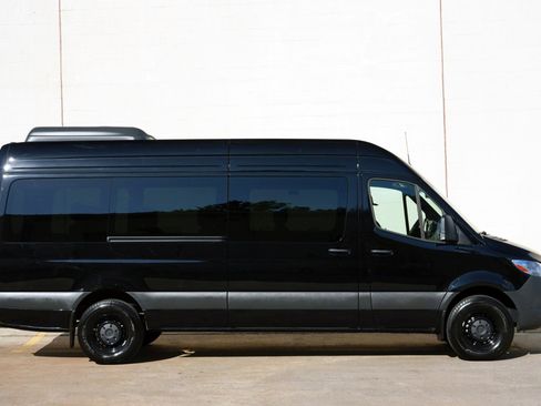 Used 2024 Mercedes-Benz Sprinter 2500 image 47