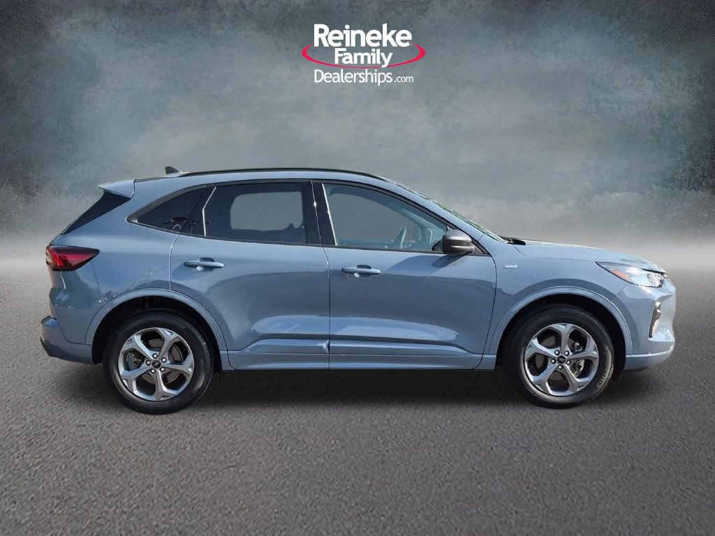 Used 2024 Ford Escape ST-Line w/ Tech Pack #1 AWD/4WD image 5