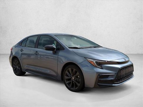 Used 2024 Toyota Corolla SE FWD image 3