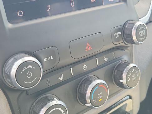 Used 2023 RAM 1500 Big Horn AWD/4WD image 23