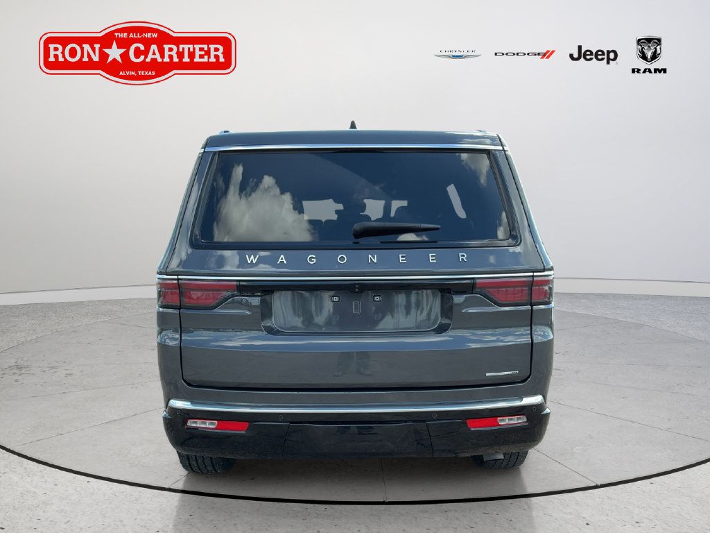 Used 2024 Jeep Wagoneer Series III AWD/4WD image 5
