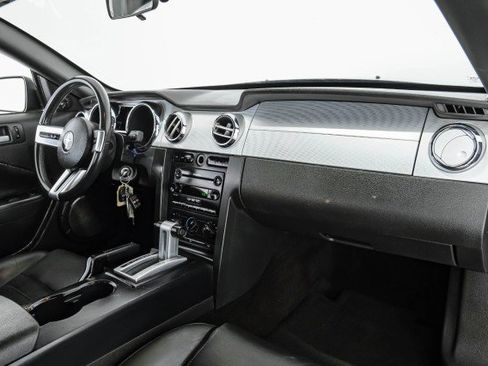 Used 2006 Ford Mustang GT RWD image 10