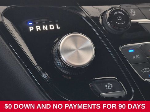 Used 2025 Chrysler Pacifica Select FWD image 19