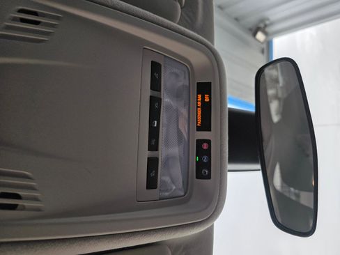 Used 2018 Chevrolet Cruze LT w/ Convenience Package image 16