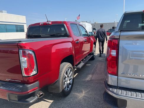 Used 2022 GMC Canyon Denali image 14