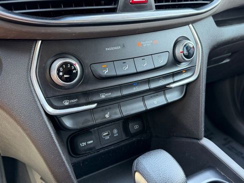 Used 2019 Hyundai Santa Fe SEL FWD image 19