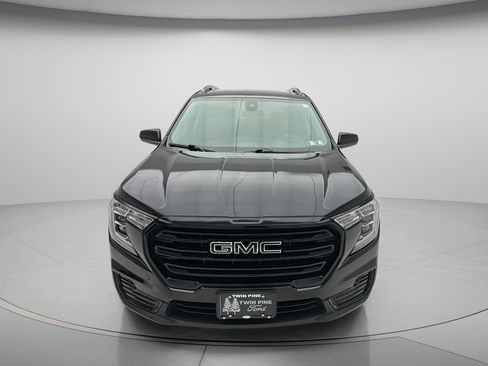 Used 2023 GMC Terrain SLE w/ Driver Convenience Package AWD/4WD image 2