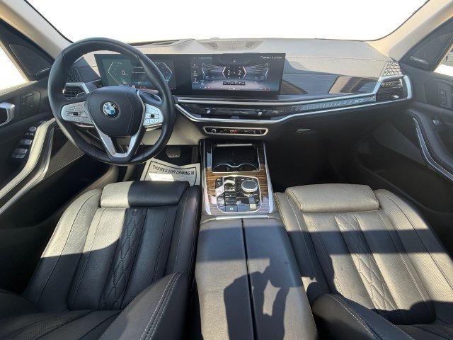 Used 2025 BMW X7 xDrive40i AWD/4WD image 12