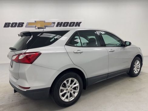 Used 2018 Chevrolet Equinox LS FWD image 5