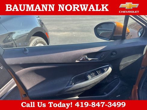 Used 2017 Chevrolet Cruze LT image 19