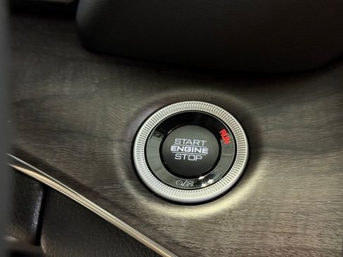 New 2025 Jeep Grand Cherokee Overland w/ Adv Protech Group III image 32