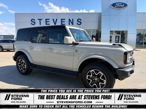 Used 2025 Ford Bronco Outer Banks AWD/4WD image 1