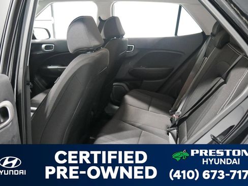 Used 2020 Hyundai Venue SEL image 12