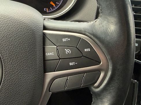 Used 2020 Jeep Grand Cherokee Limited image 27