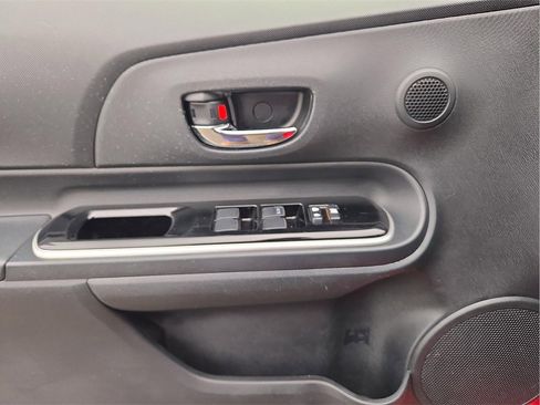 Used 2015 Toyota Prius C Four image 18