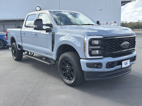 New 2026 Ford F350 Lariat w/ Black Appearance Package AWD/4WD image 2