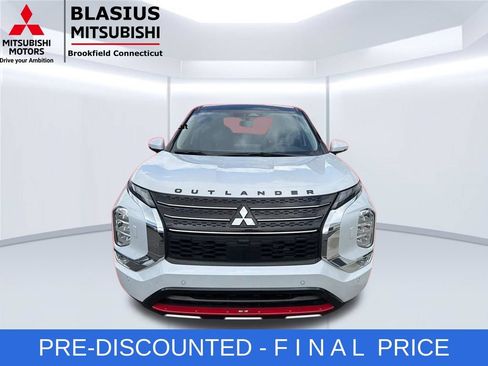 Used 2023 Mitsubishi Outlander 4WD Plug-In Hybrid image 14