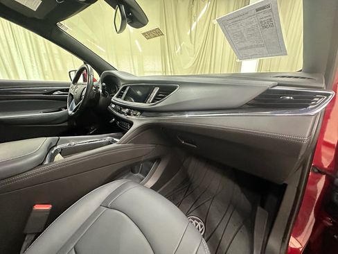 Used 2023 Buick Enclave Essence w/ Sport Touring Edition image 17