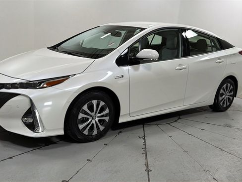 Used 2020 Toyota Prius Prime Limited image 1