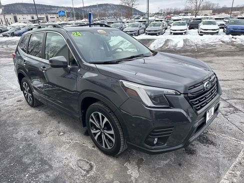 Used 2024 Subaru Forester Limited image 6