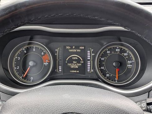 Used 2018 Jeep Cherokee Latitude Plus w/ Comfort/Convenience Group image 11