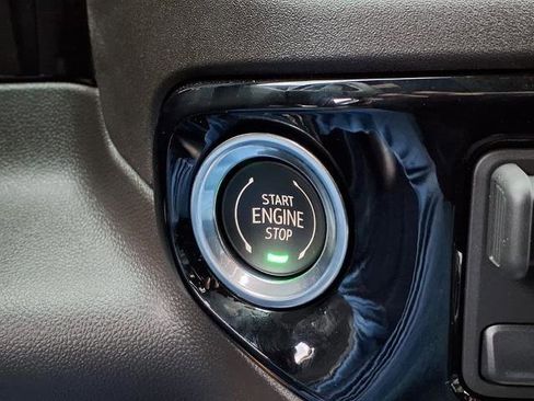 New 2026 GMC Sierra 1500 SLT image 9