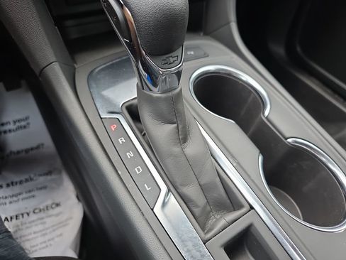 Used 2024 Chevrolet Equinox LT FWD image 25