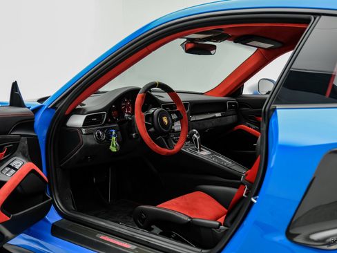 Used 2019 Porsche 911 GT2 RS RWD image 46