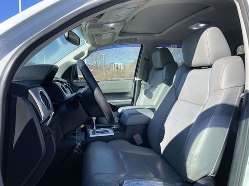 Used 2014 Toyota Tundra Limited w/ Limited Premium Package image 22