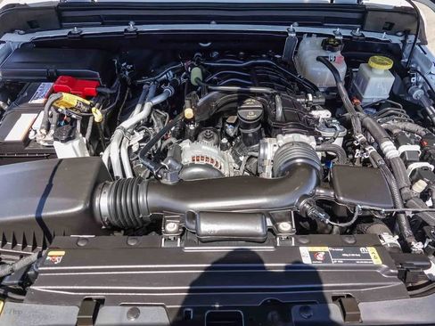 Certified 2022 Jeep Gladiator Sport image 25