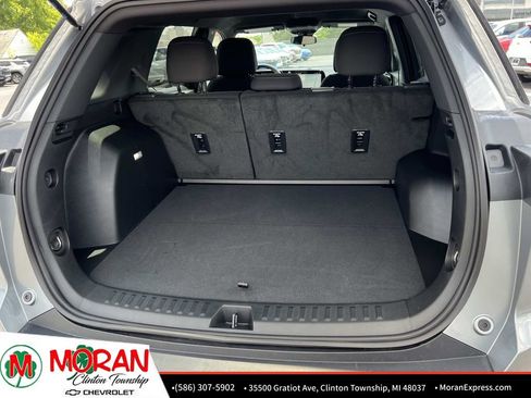 Used 2026 Chevrolet Equinox LT FWD image 12
