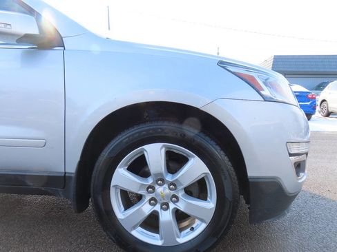 Used 2017 Chevrolet Traverse LT w/ Style and Technology Package image 20
