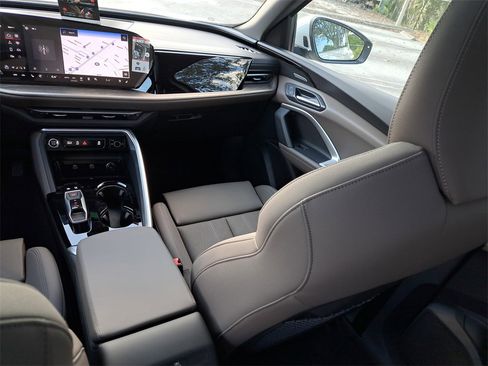 New 2025 Audi Q5 2.0T Premium Plus image 25