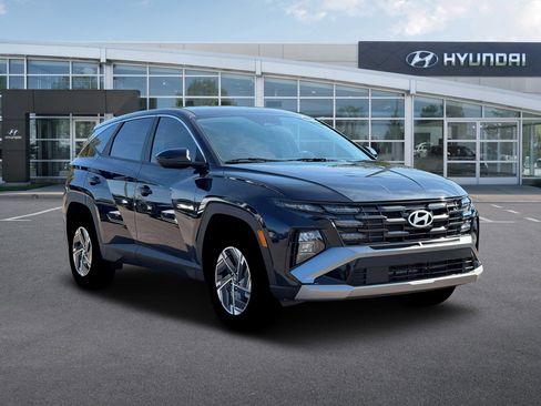 New 2026 Hyundai Tucson Blue SE image 11