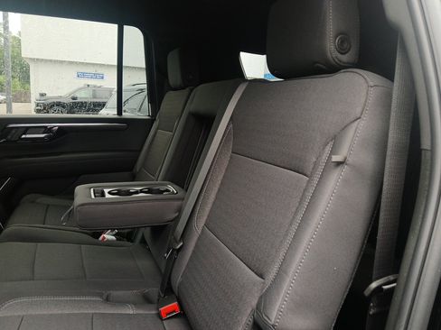 New 2025 Chevrolet Suburban LS image 19