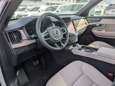New 2026 Volvo XC90 B5 Plus w/ Protection Package AWD/4WD image 10
