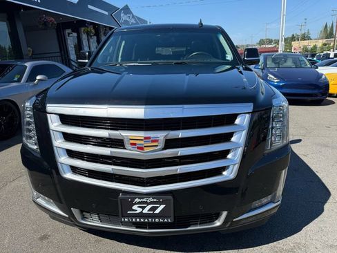 Used 2019 Cadillac Escalade ESV Luxury image 2