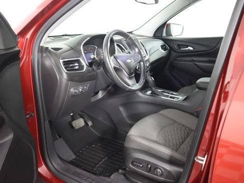 Used 2020 Chevrolet Equinox LT w/ Driver Convenience Package AWD/4WD image 29