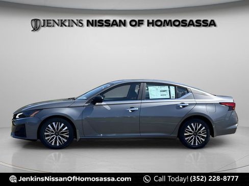 New 2025 Nissan Altima 2.5 SV FWD image 7