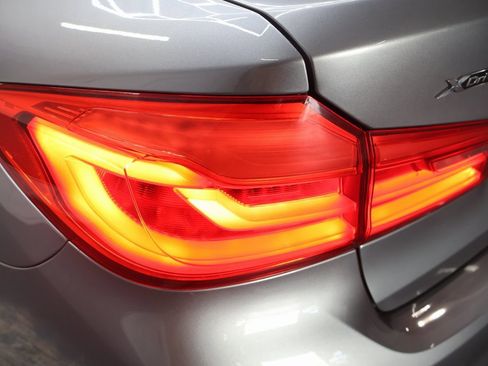 Used 2019 BMW 530i xDrive image 30