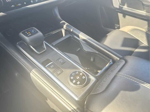 Used 2022 Nissan Pathfinder SL image 27