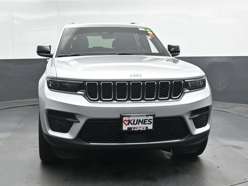 Used 2025 Jeep Grand Cherokee 4WD image 6