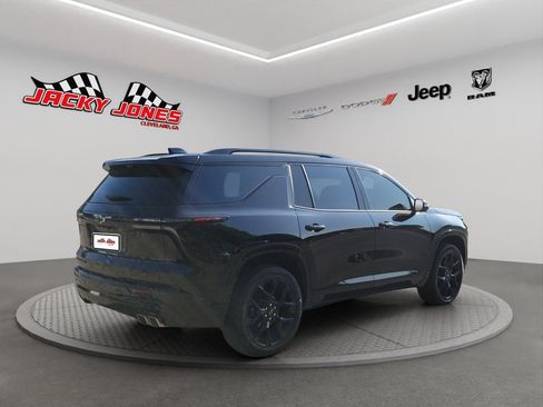Used 2024 Chevrolet Traverse RS w/ LPO, Floor Liner Package AWD/4WD image 7