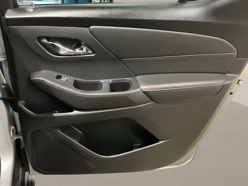 Used 2022 Chevrolet Traverse RS image 24