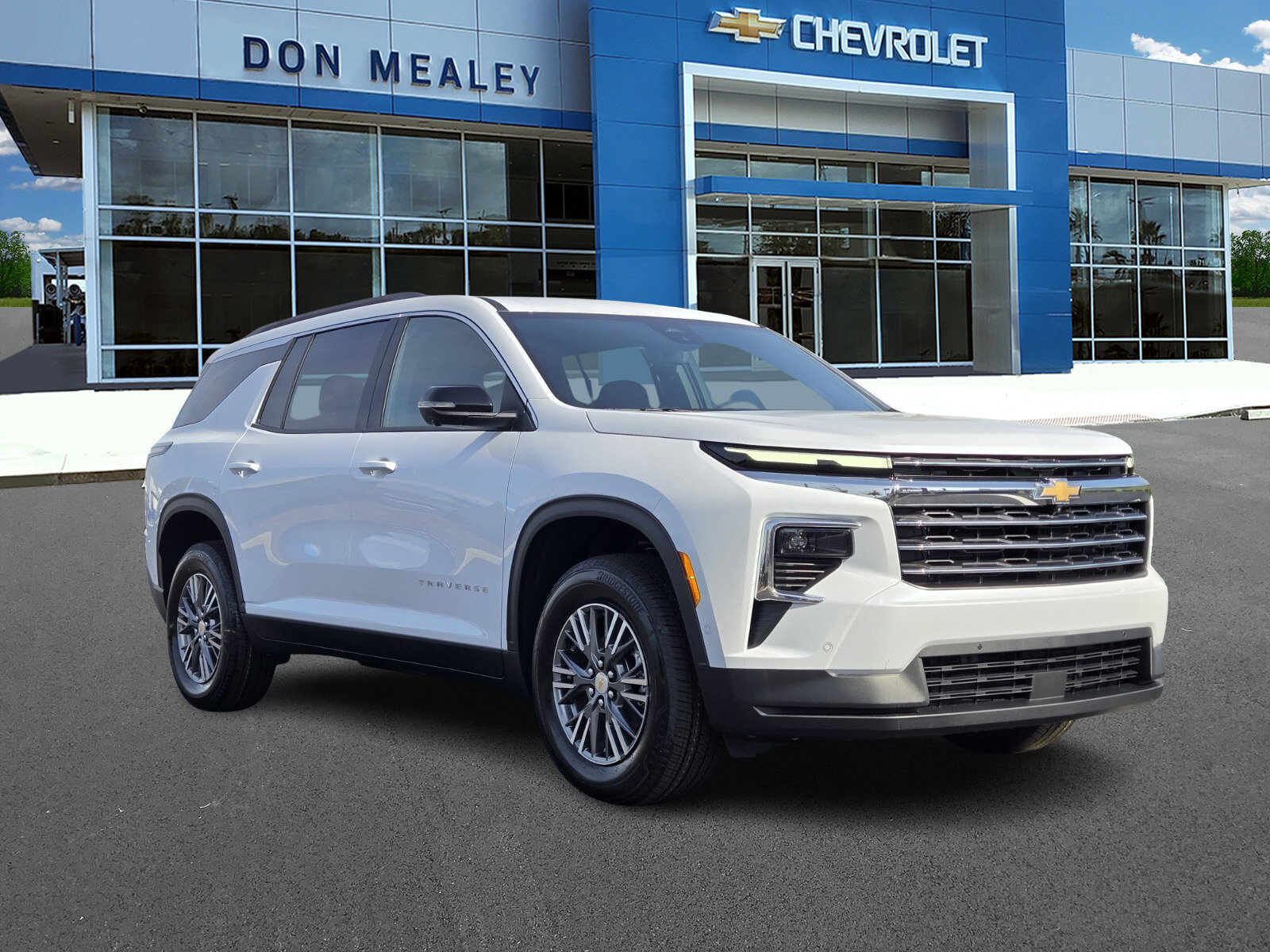 New 2026 Chevrolet Traverse LT w/ Enhanced Driving Package FWD image 1