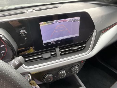 Used 2024 Chevrolet Trax RS w/ Driver Confidence Package image 32