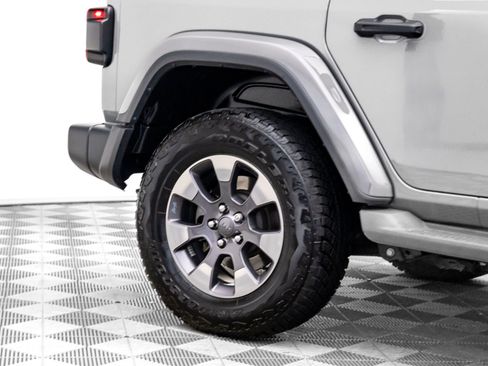 Used 2018 Jeep Wrangler Unlimited Sahara w/ Dual Top Group image 34